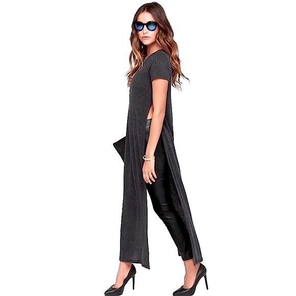 High/Thigh/To The Sky! Side Slit Shirt - Picture 2 of 8